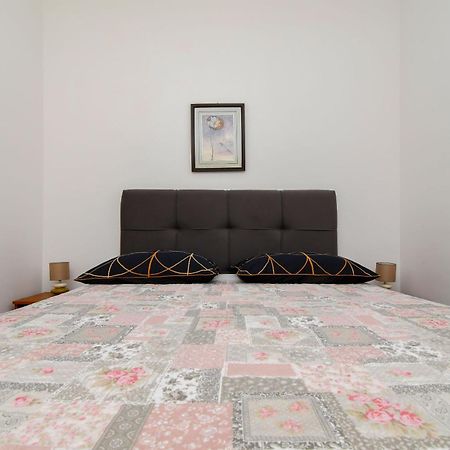 Apartments Biserka - 50 M From Beach Τρογκίρ Εξωτερικό φωτογραφία