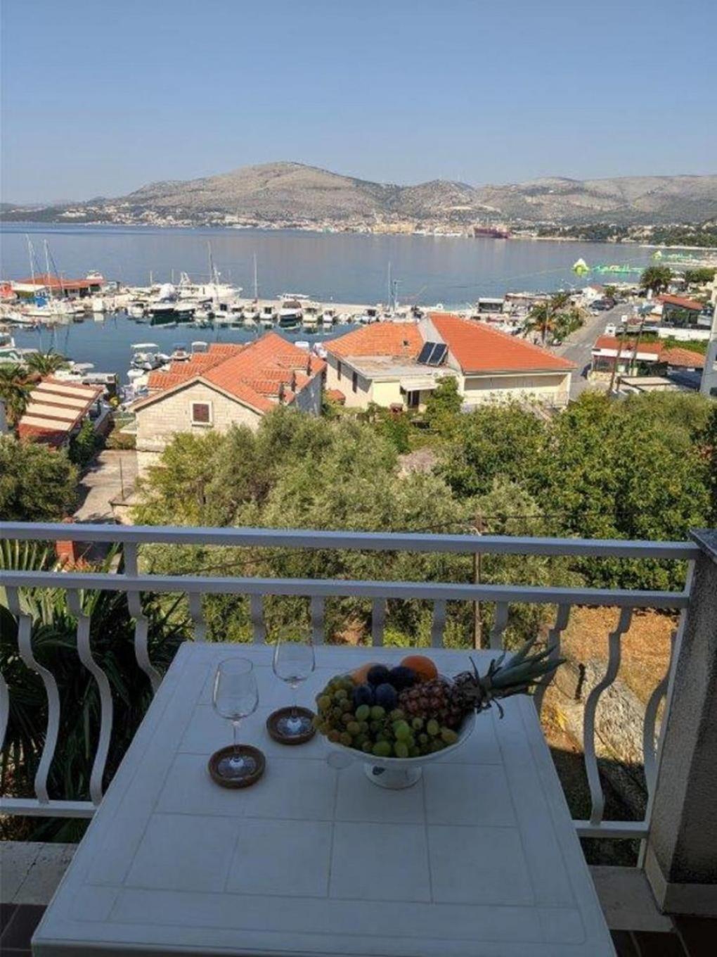 Apartments Biserka - 50 M From Beach Τρογκίρ Εξωτερικό φωτογραφία