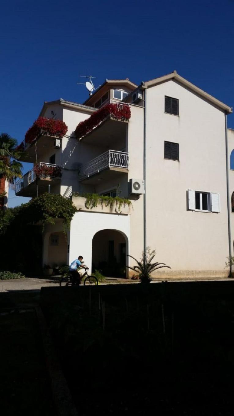 Apartments Biserka - 50 M From Beach Τρογκίρ Εξωτερικό φωτογραφία