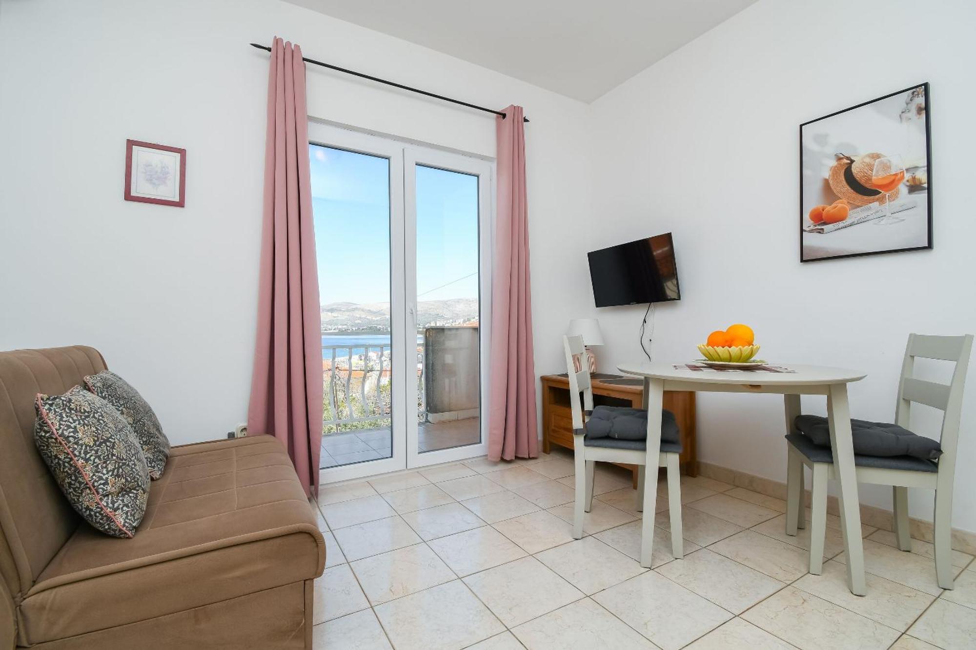 Apartments Biserka - 50 M From Beach Τρογκίρ Εξωτερικό φωτογραφία