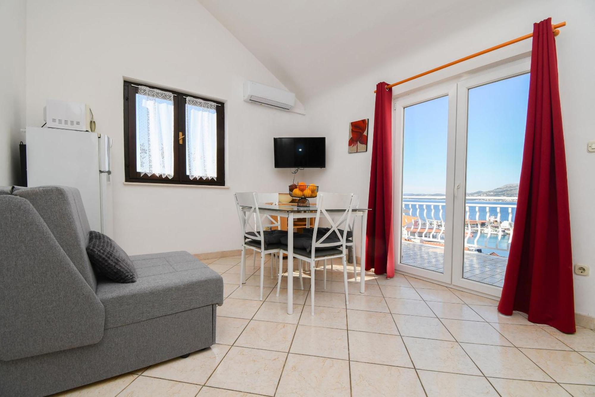 Apartments Biserka - 50 M From Beach Τρογκίρ Εξωτερικό φωτογραφία