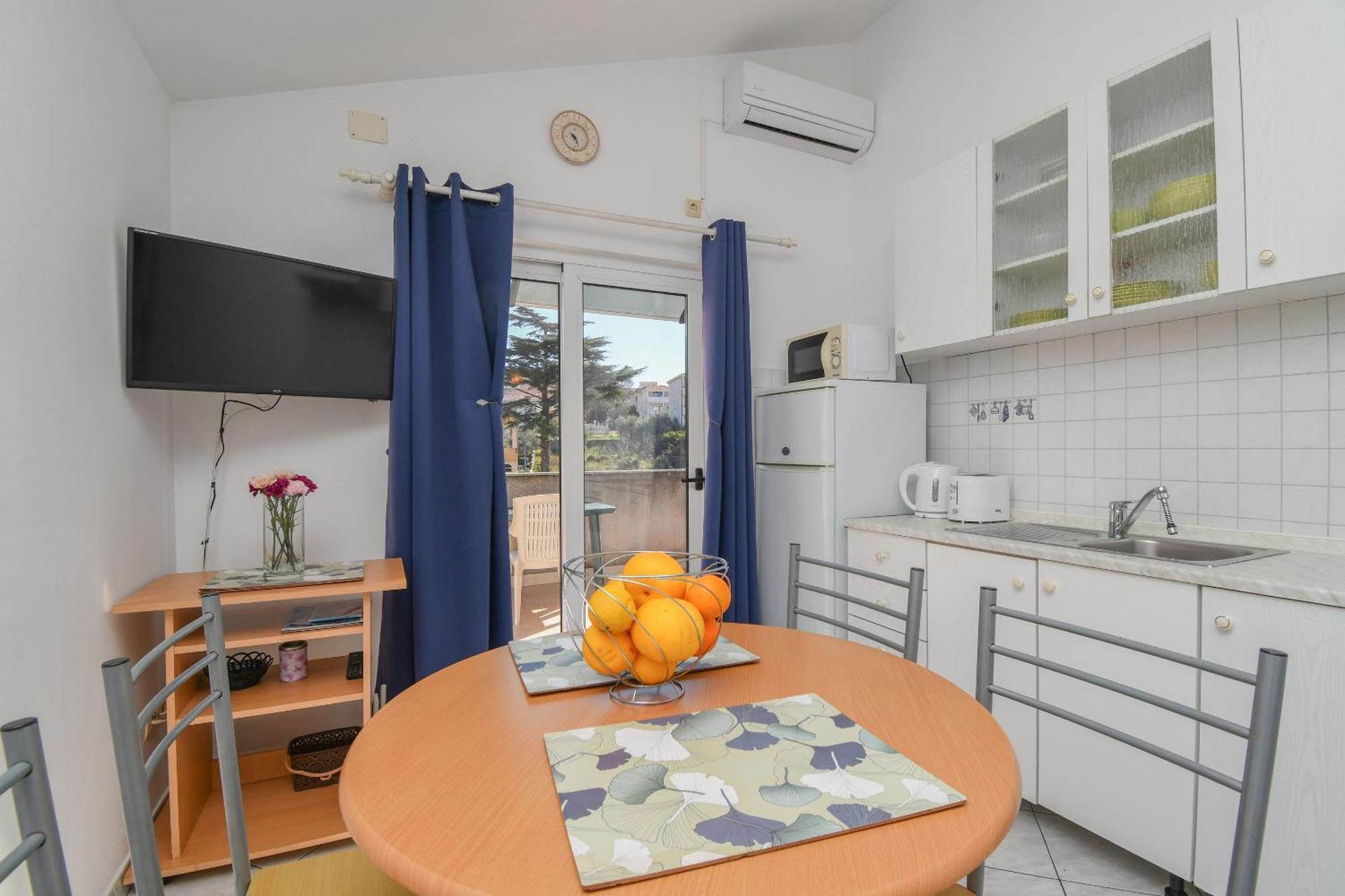 Apartments Biserka - 50 M From Beach Τρογκίρ Εξωτερικό φωτογραφία