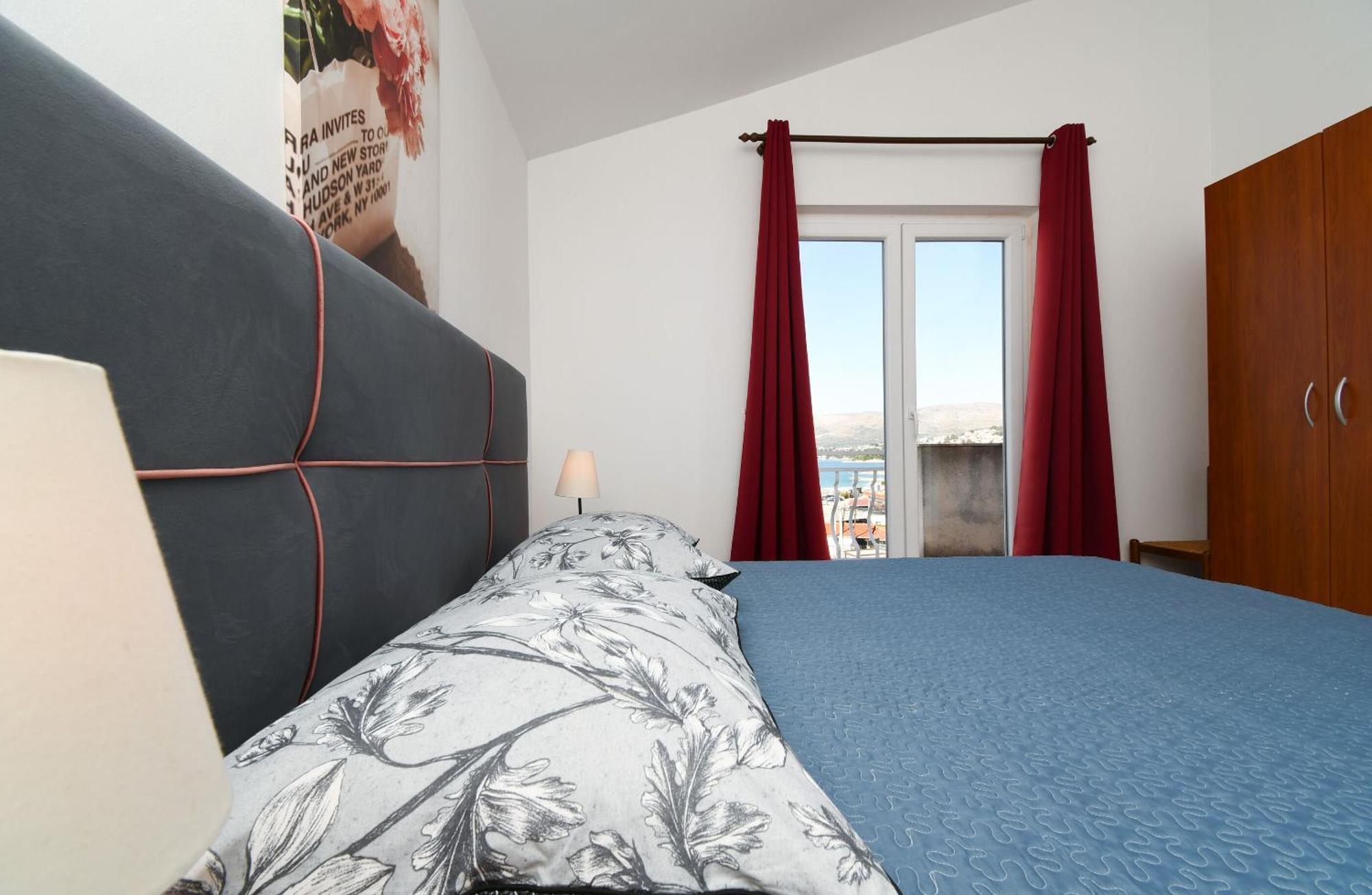 Apartments Biserka - 50 M From Beach Τρογκίρ Εξωτερικό φωτογραφία