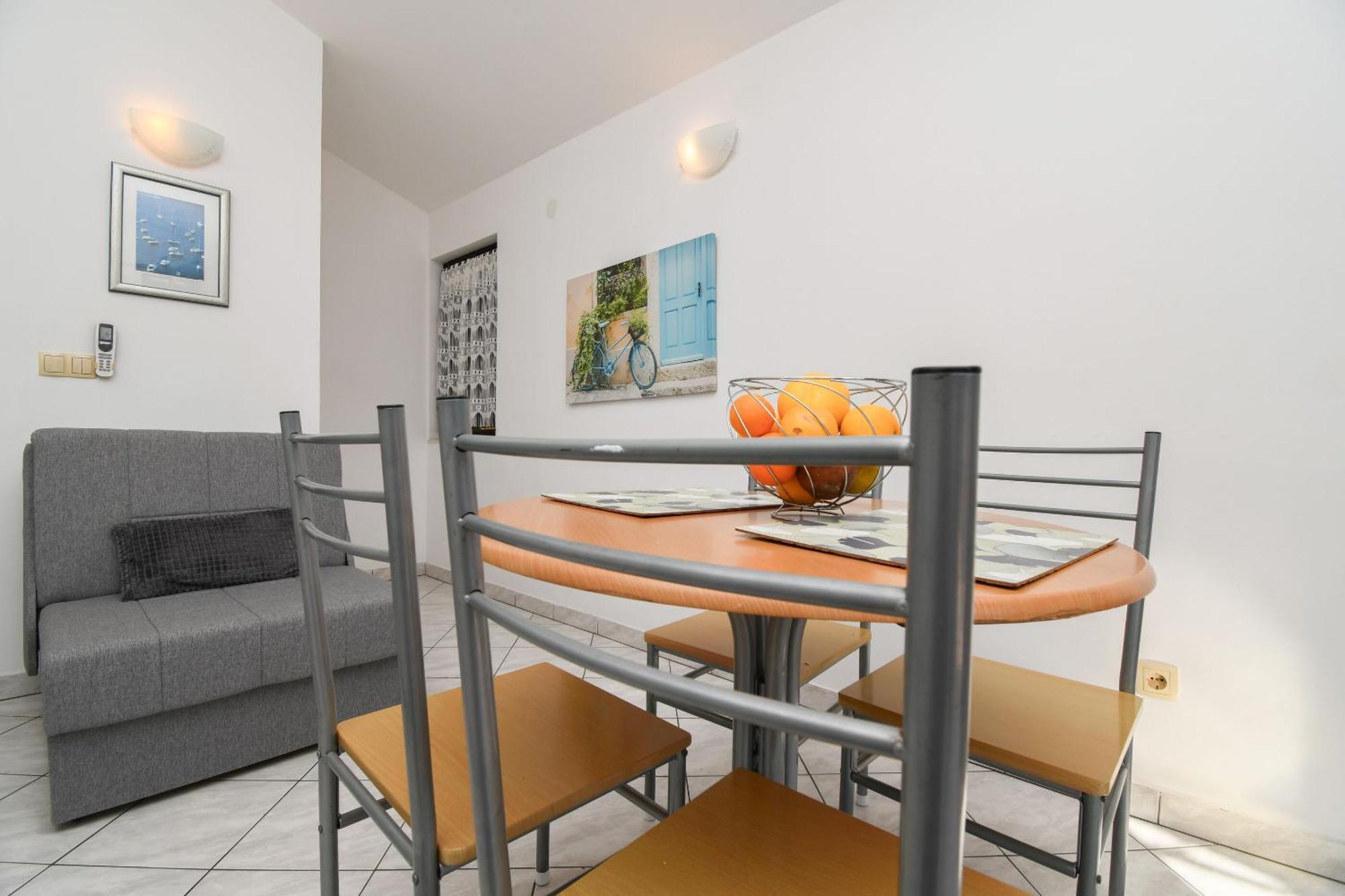 Apartments Biserka - 50 M From Beach Τρογκίρ Εξωτερικό φωτογραφία