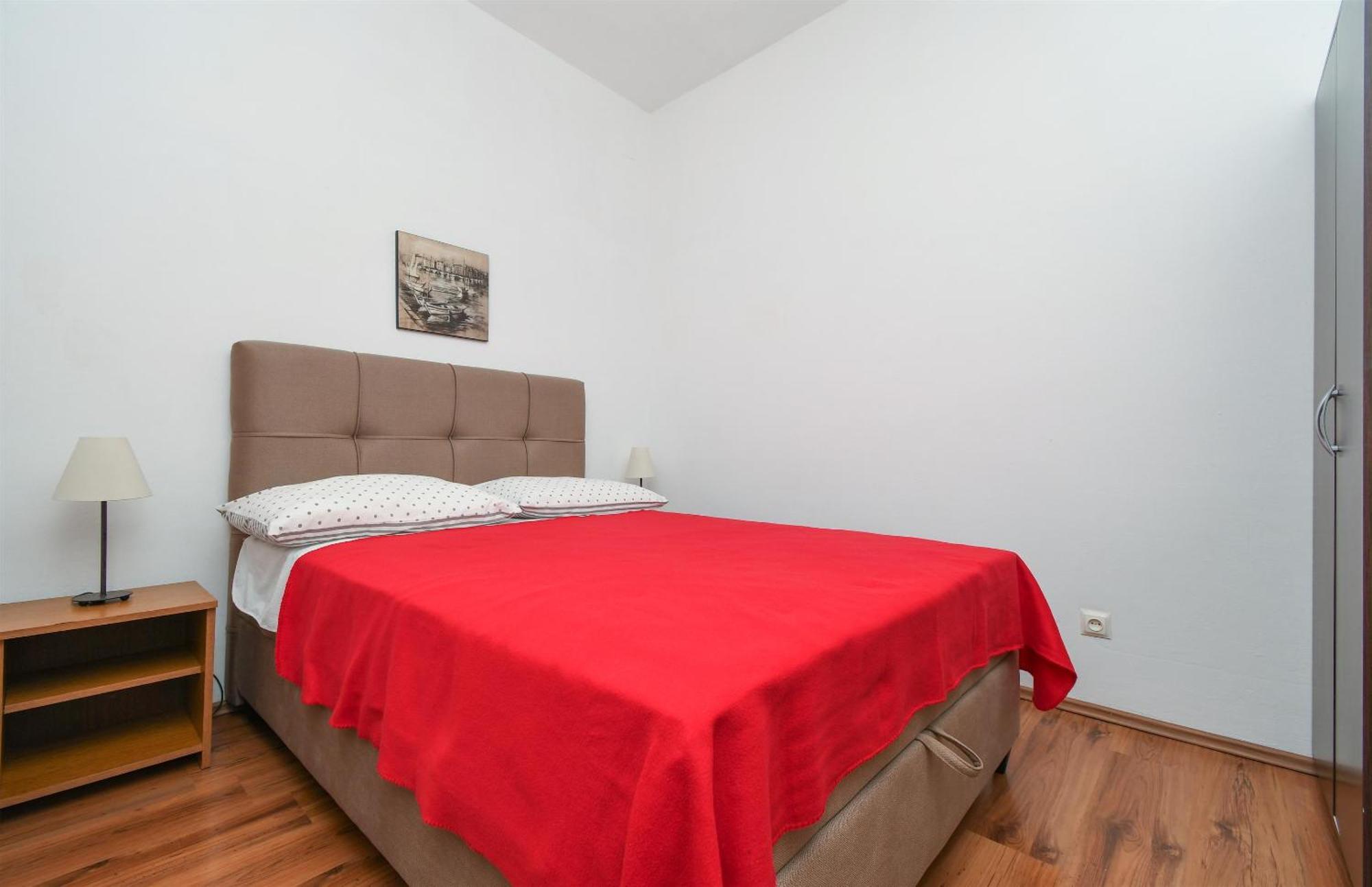 Apartments Biserka - 50 M From Beach Τρογκίρ Εξωτερικό φωτογραφία