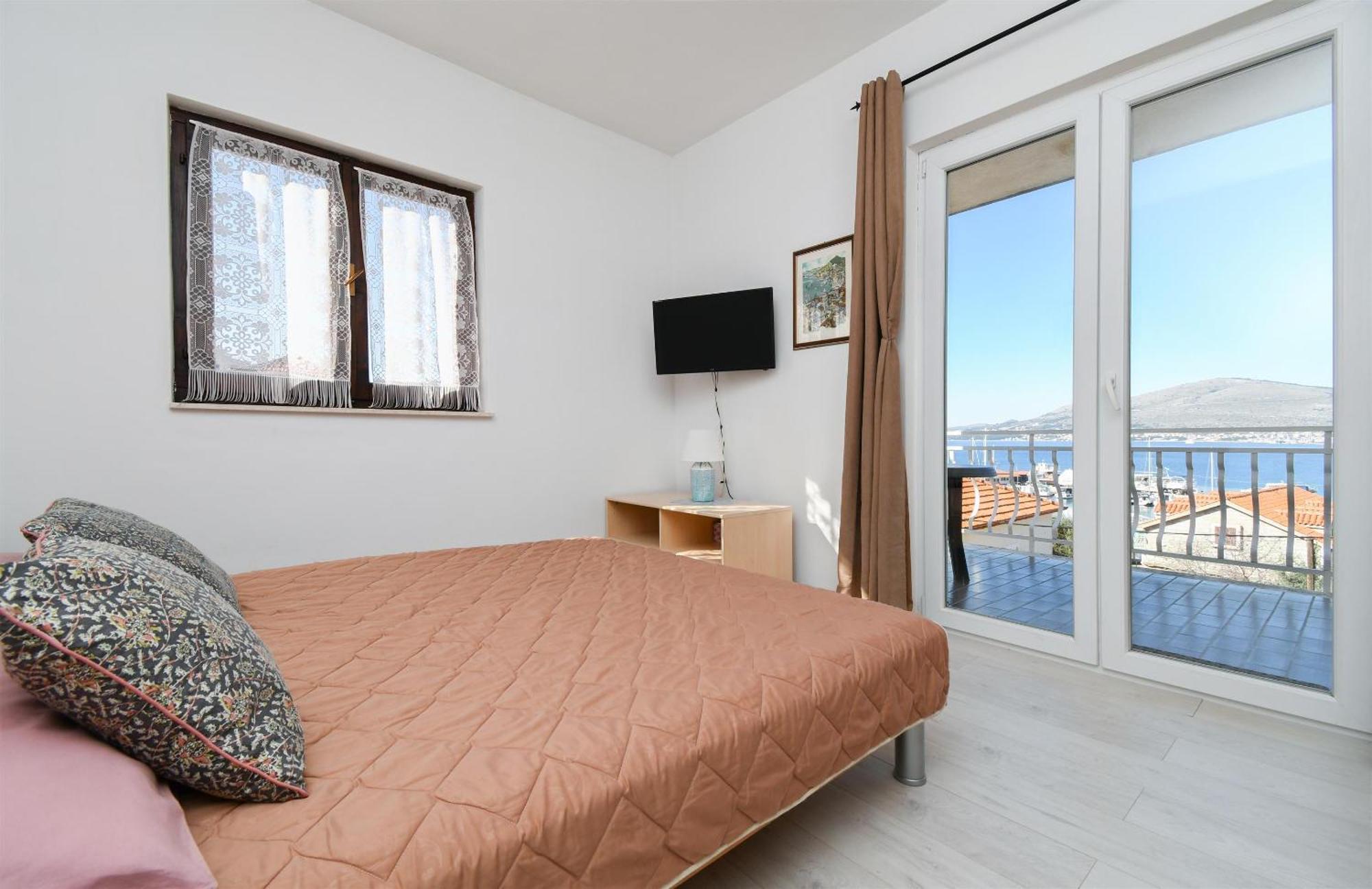 Apartments Biserka - 50 M From Beach Τρογκίρ Εξωτερικό φωτογραφία